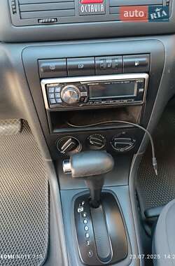 Универсал Skoda Octavia 2003 в 