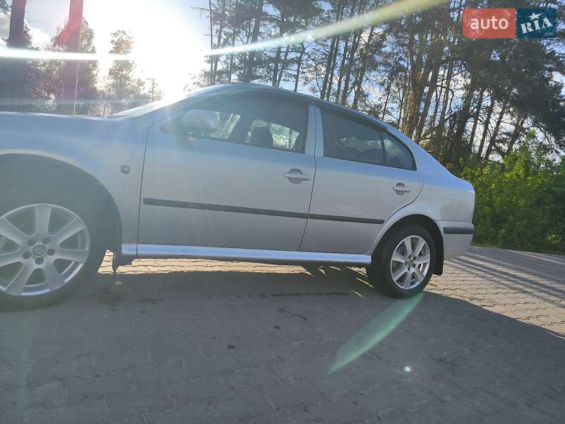Лифтбек Skoda Octavia 2007 в Глухове