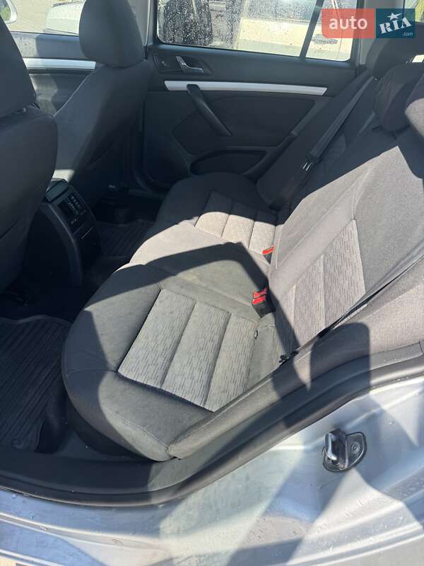 Универсал Skoda Octavia 2010 в Львове