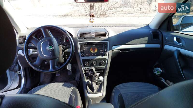 Лифтбек Skoda Octavia 2012 в Зенькове