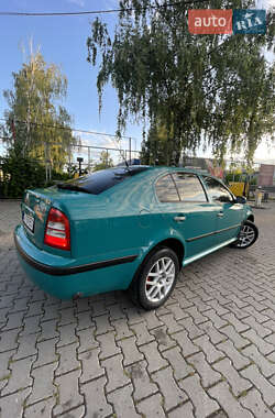 Лифтбек Skoda Octavia 2002 в Черновцах