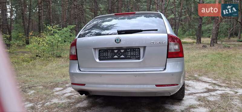 Универсал Skoda Octavia 2012 в Остроге