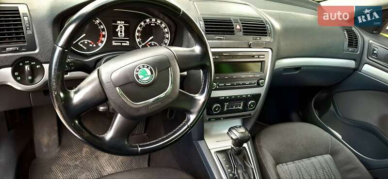 Универсал Skoda Octavia 2012 в Остроге