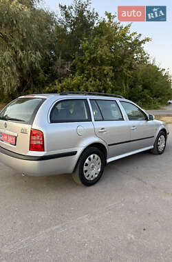 Универсал Skoda Octavia 2010 в 