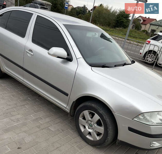 Лифтбек Skoda Octavia 2005 в 