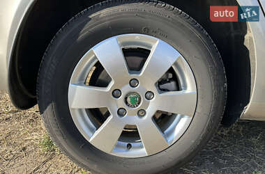 Лифтбек Skoda Octavia 2012 в 