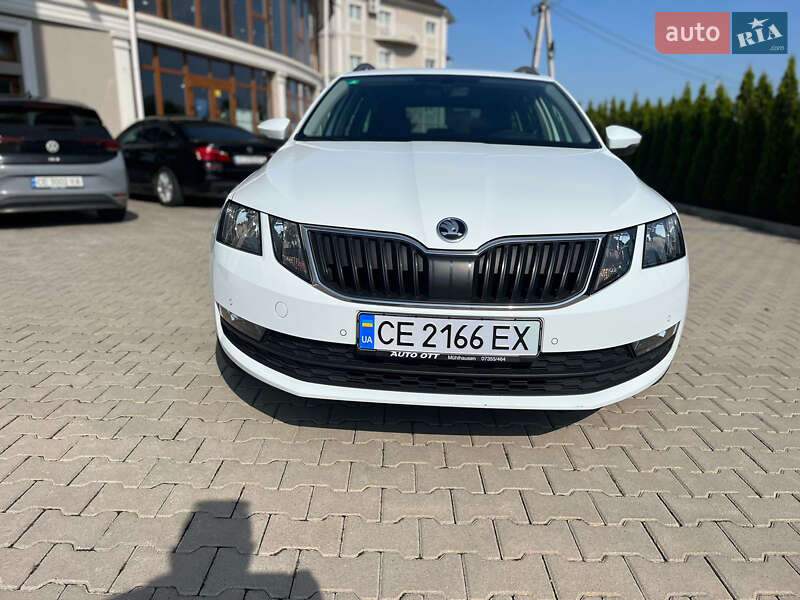 Універсал Skoda Octavia 2017 в Чернівцях