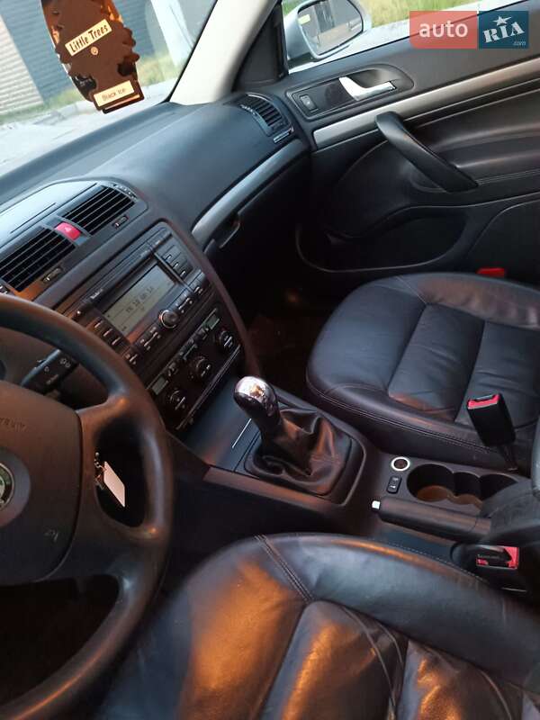 Ліфтбек Skoda Octavia 2004 в Харкові