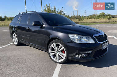 Универсал Skoda Octavia 2010 в Ладыжине
