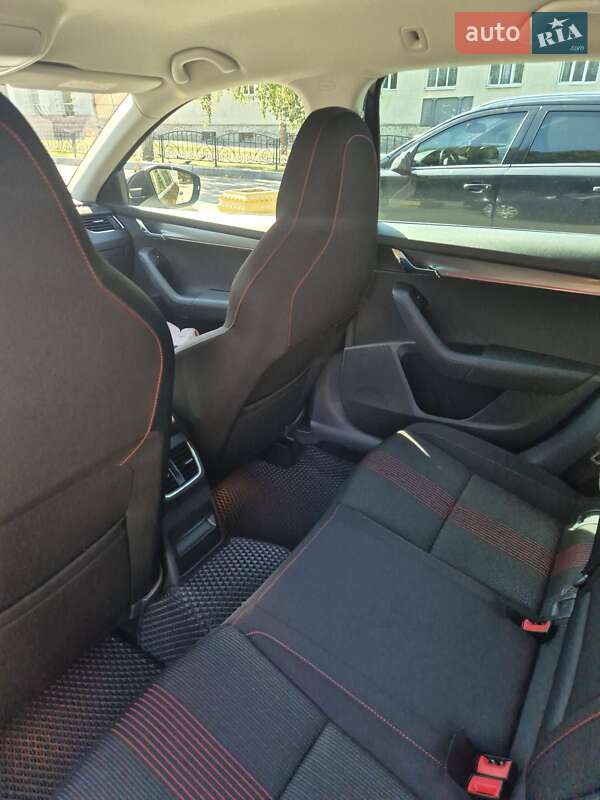 Універсал Skoda Octavia 2017 в Лозовій