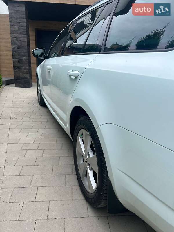 Універсал Skoda Octavia 2015 в Львові