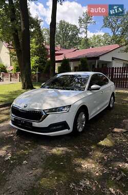 Лифтбек Skoda Octavia 2021 в Львове
