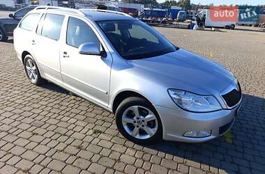 Універсал Skoda Octavia 2010 в Чернівцях