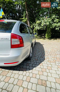 Універсал Skoda Octavia 2012 в 