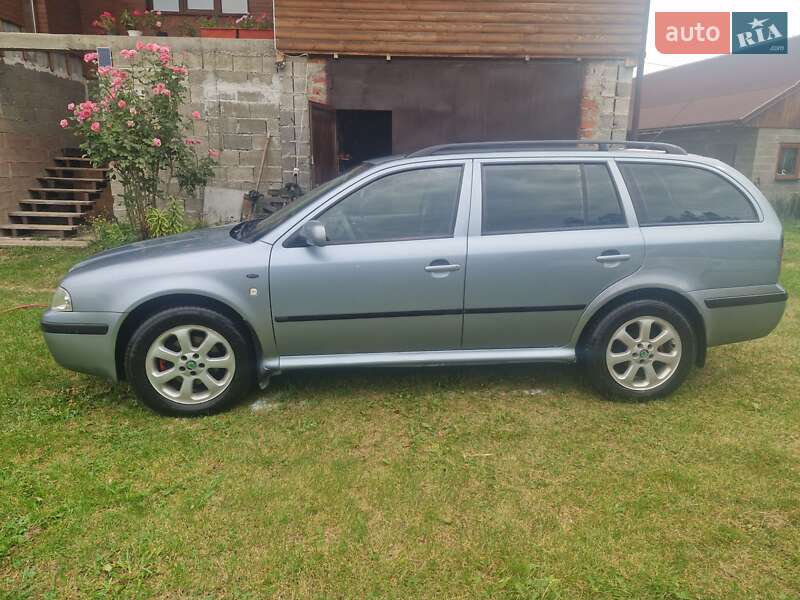 Універсал Skoda Octavia 2002 в Надвірній