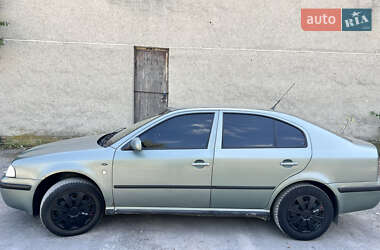 Лифтбек Skoda Octavia 2001 в 