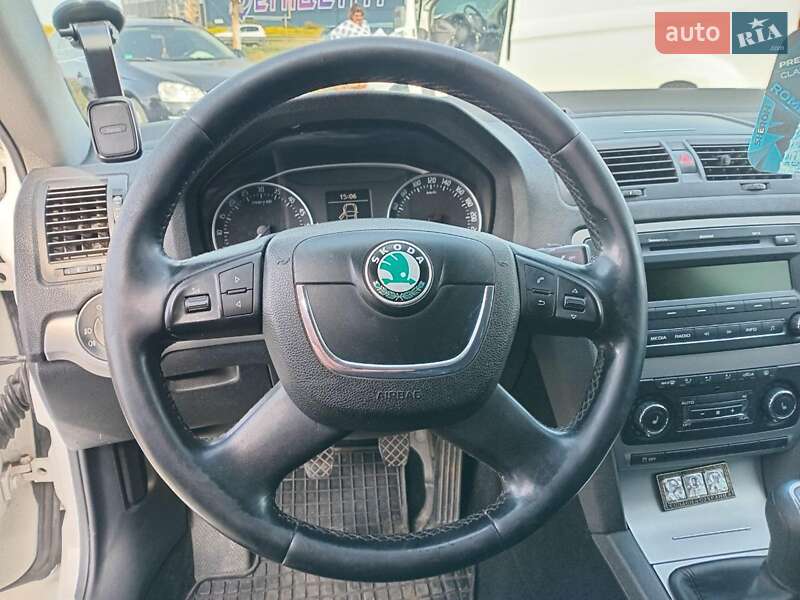 Лифтбек Skoda Octavia 2012 в Львове