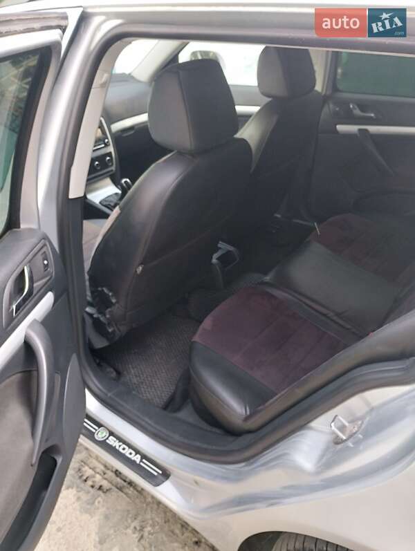 Універсал Skoda Octavia 2010 в Деражні