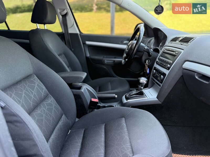 Универсал Skoda Octavia 2011 в Киеве фото 13 Универсал Skoda Octavia 2011 в Киеве