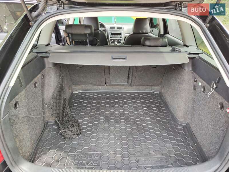 Універсал Skoda Octavia 2010 в Дніпрі