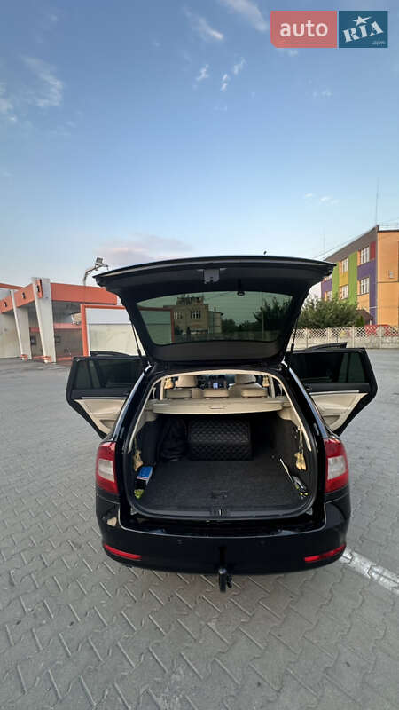 Універсал Skoda Octavia 2012 в Чернівцях