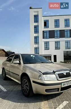 Лифтбек Skoda Octavia 2005 в 