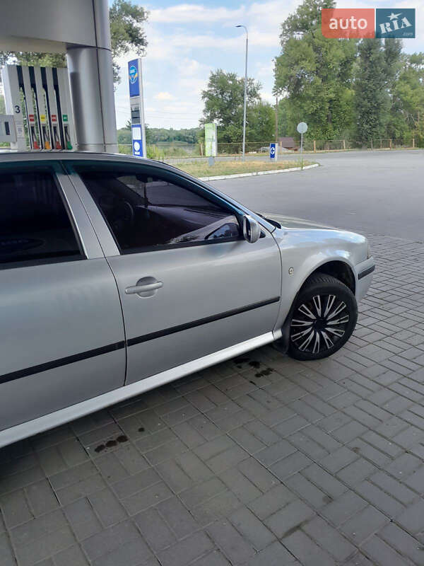 Лифтбек Skoda Octavia 2001 в Кременчуге