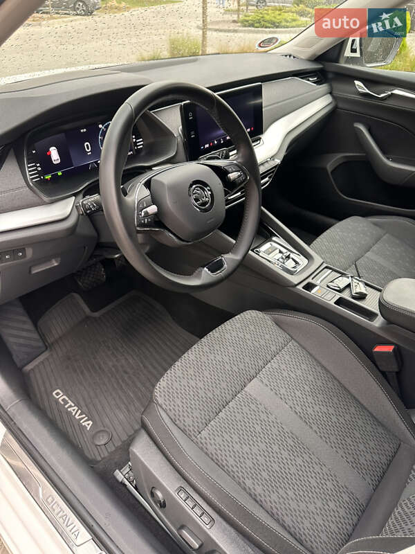 Универсал Skoda Octavia 2021 в Умани
