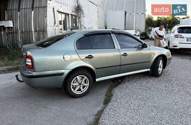 Лифтбек Skoda Octavia 2002 в 