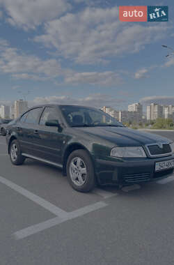 Лифтбек Skoda Octavia 2003 в Киеве