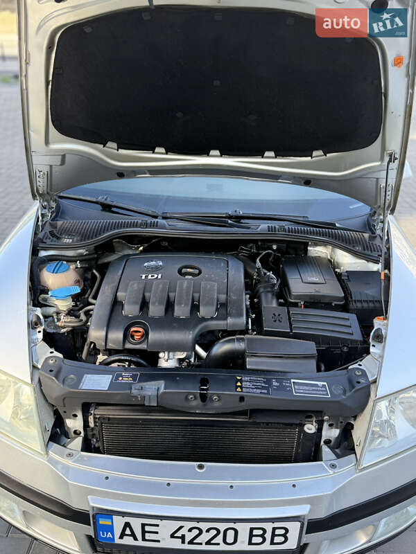 Ліфтбек Skoda Octavia 2006 в Дніпрі
