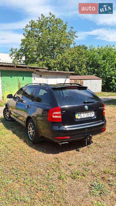 Універсал Skoda Octavia 2010 в Дніпрі