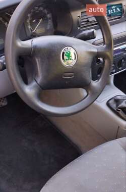 Лифтбек Skoda Octavia 2002 в 