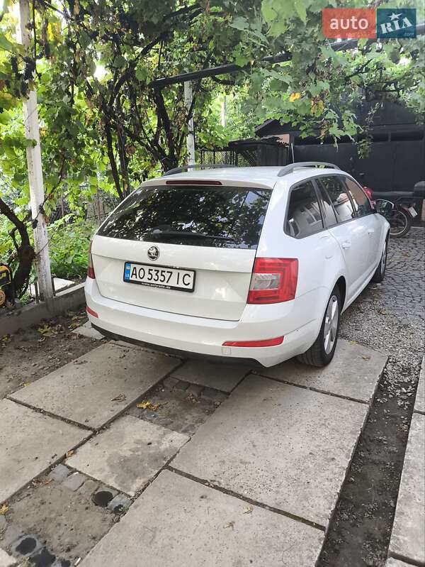 Универсал Skoda Octavia 2015 в Ужгороде