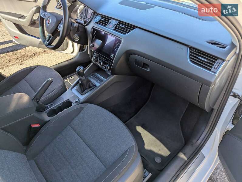 Универсал Skoda Octavia 2020 в Тернополе