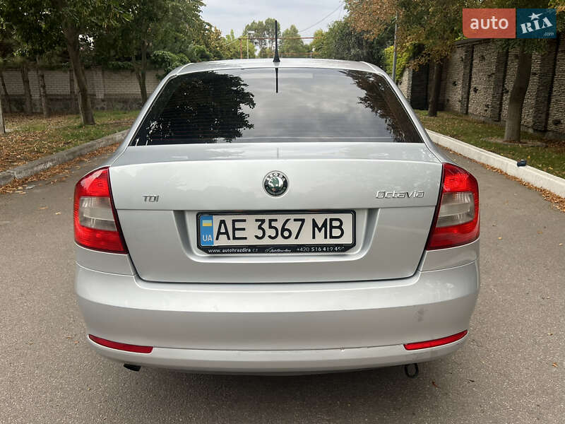 Лифтбек Skoda Octavia 2011 в Днепре