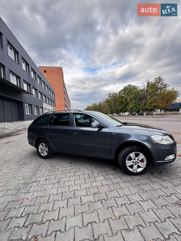 Универсал Skoda Octavia 2011 в Полтаве