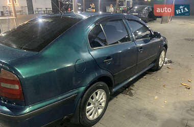 Лифтбек Skoda Octavia 1998 в 