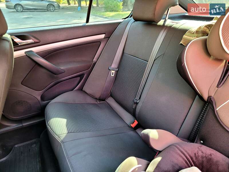 Ліфтбек Skoda Octavia 2011 в Запоріжжі