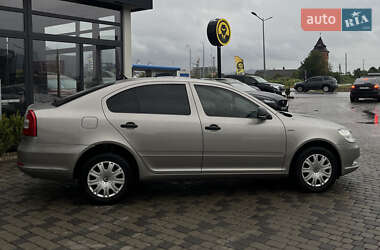 Лифтбек Skoda Octavia 2013 в 