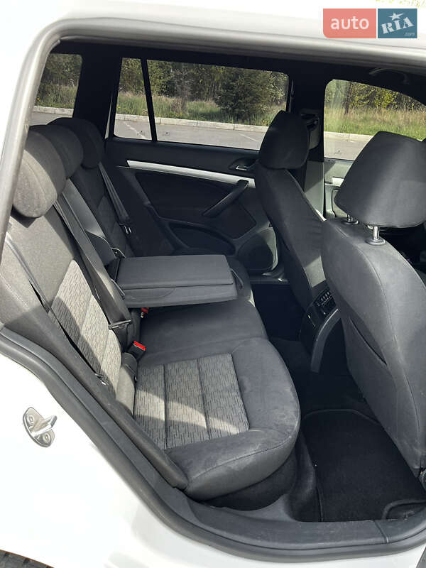 Универсал Skoda Octavia 2010 в Звягеле