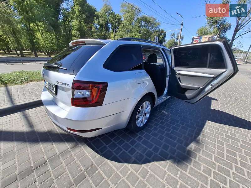 Универсал Skoda Octavia 2019 в Днепре