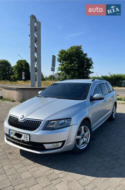 Универсал Skoda Octavia 2015 в Тячеве
