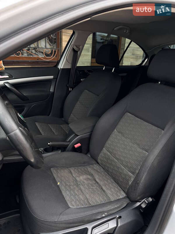 Лифтбек Skoda Octavia 2012 в Полонном