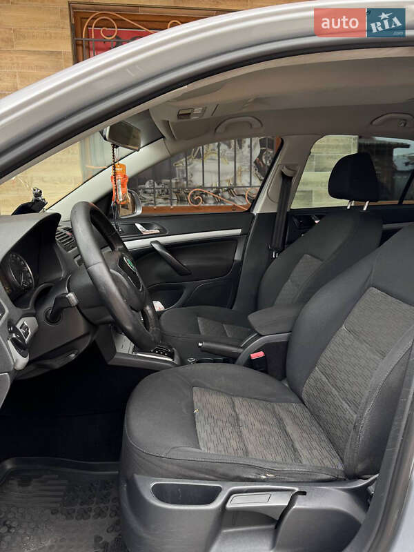 Лифтбек Skoda Octavia 2012 в Полонном