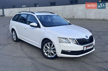 Универсал Skoda Octavia 2019 в Киеве