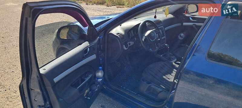 Универсал Skoda Octavia 2010 в Кельменцах