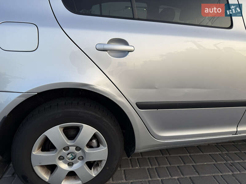 Лифтбек Skoda Octavia 2008 в Фастове