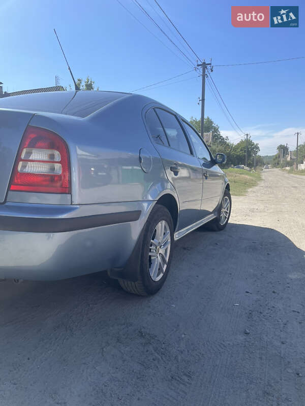 Лифтбек Skoda Octavia 2004 в Днепре