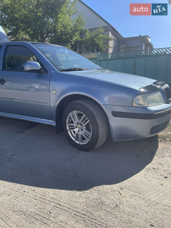 Лифтбек Skoda Octavia 2004 в Днепре